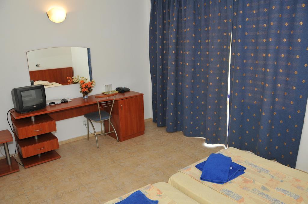 Siana Hotel سفيتي فلاس الغرفة الصورة