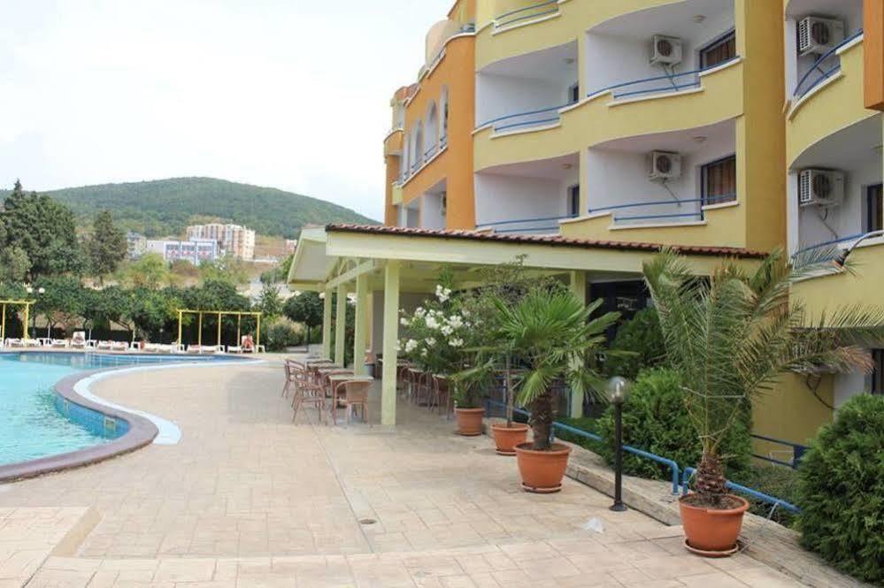Siana Hotel سفيتي فلاس المظهر الخارجي الصورة