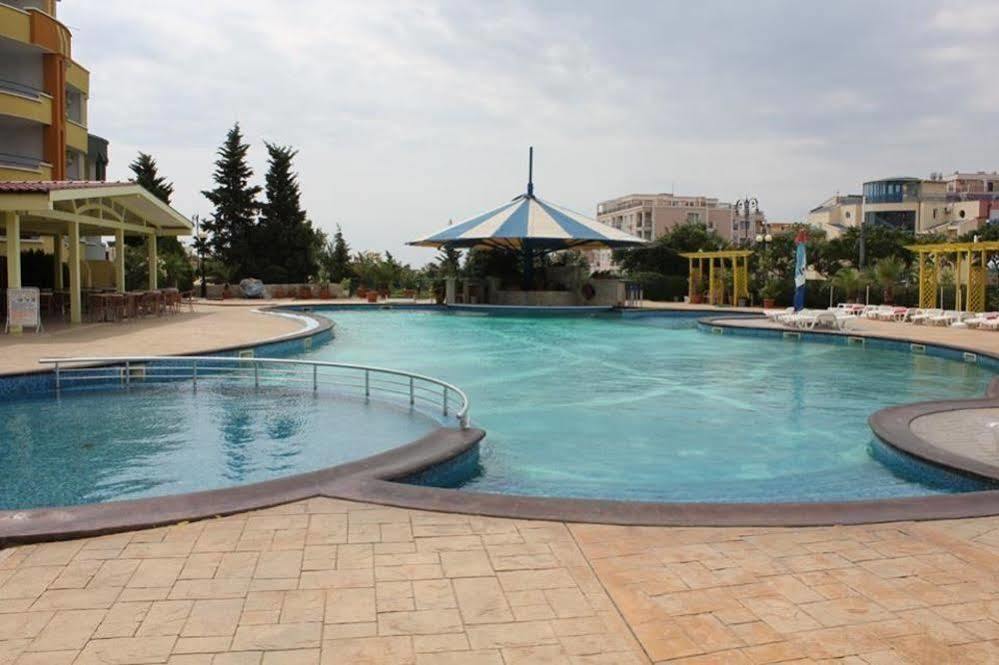 Siana Hotel سفيتي فلاس المظهر الخارجي الصورة